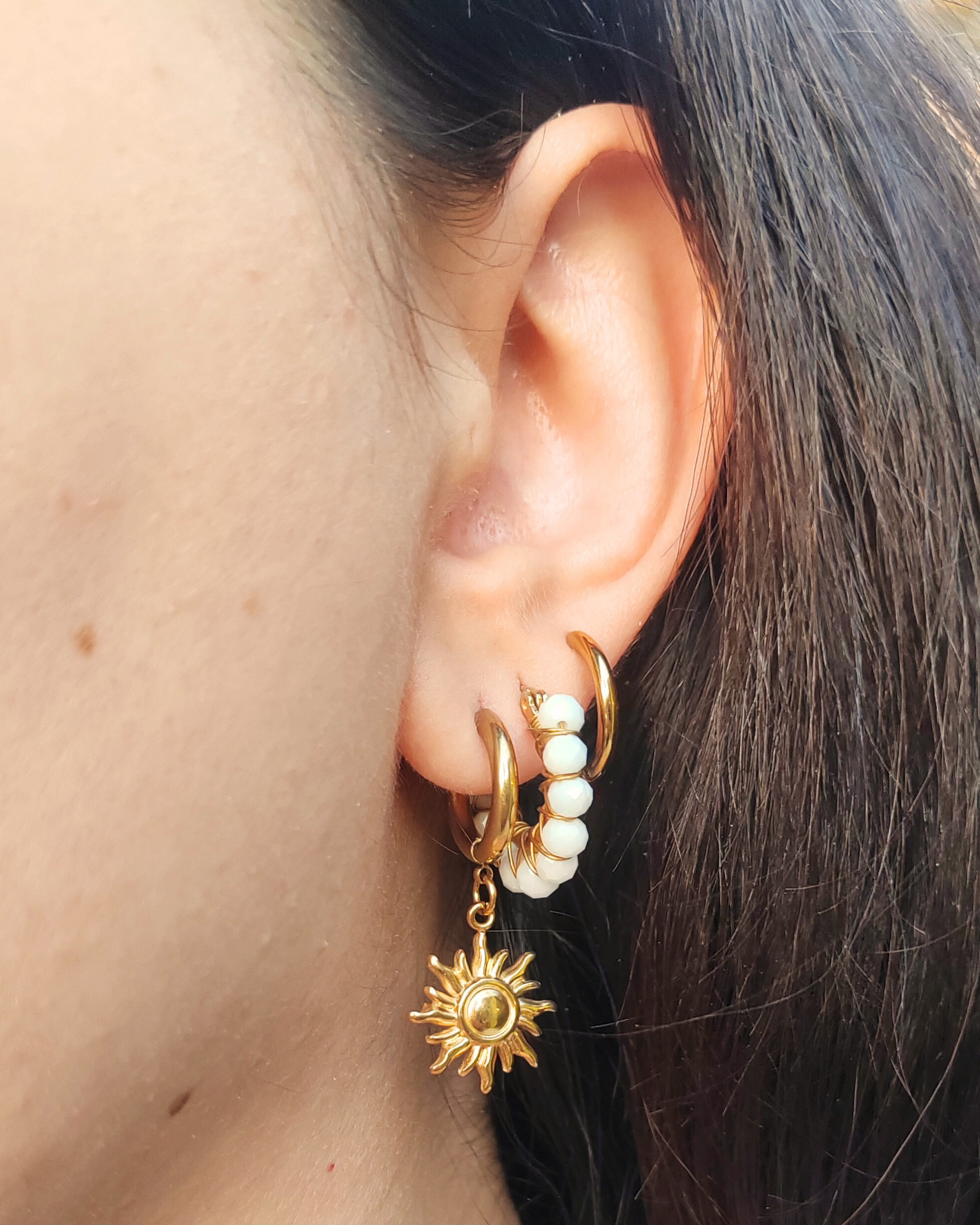 Orecchini "Helios" ispirati alla potenza del dio del sole che ci osserva e protegge ogni giorno.